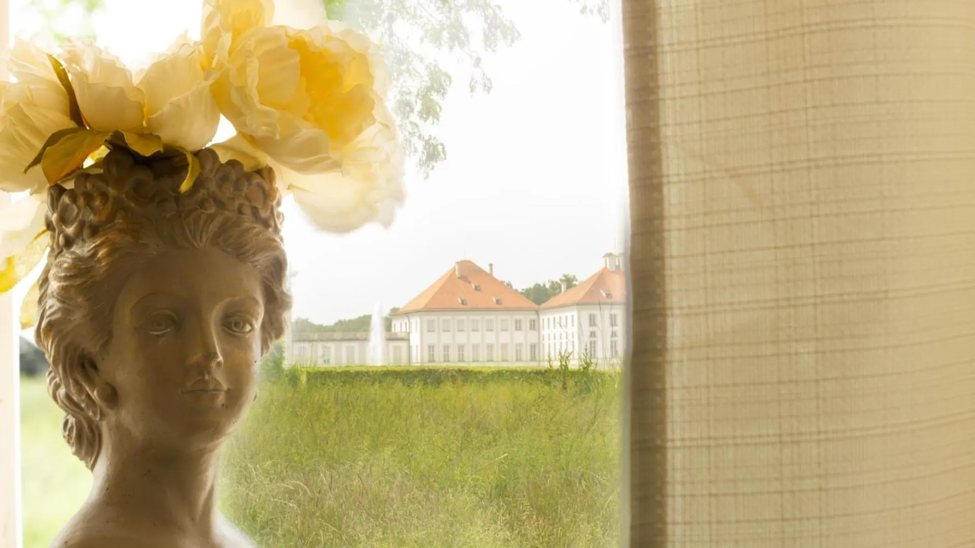 Vis-A-Vis Schloss Nymphenburg - Rondellapartments Munich